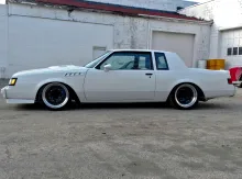 TQ Air Suspension System For 1978-1988 Monte Carlo Cutlass Front And Rear TQ Shockwaves Front And Rear Strongarms And Front And Rear Sway Bars Ridetech