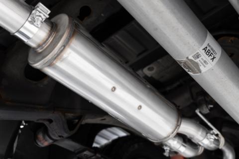 3.0 inch Cat-Back 2.5 inch Dual Split Rear Quad Carbon Fiber Tips 4.0 inch OD 19-up Silverado/Sierra 1500 Dual Out MBRP