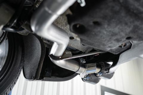 Porsche 2.5 Inch Axle Back Dual Split Rear Bypass Armor Pro Series Carbon Fiber Tips For 14-Up Porsche Macan MBRP