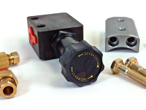 Brake Master Cylinder Remaster Polished Right Port 1 Inch BAER Brakes